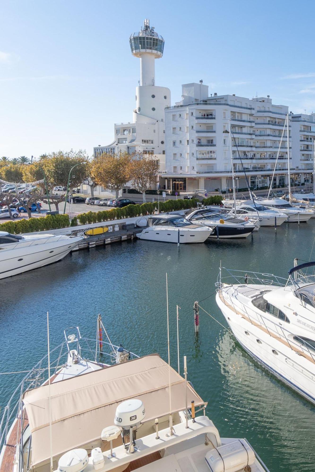 Moderno Apartamento Frente Al Canal Con Terrazas Apartment Empuriabrava Exterior photo