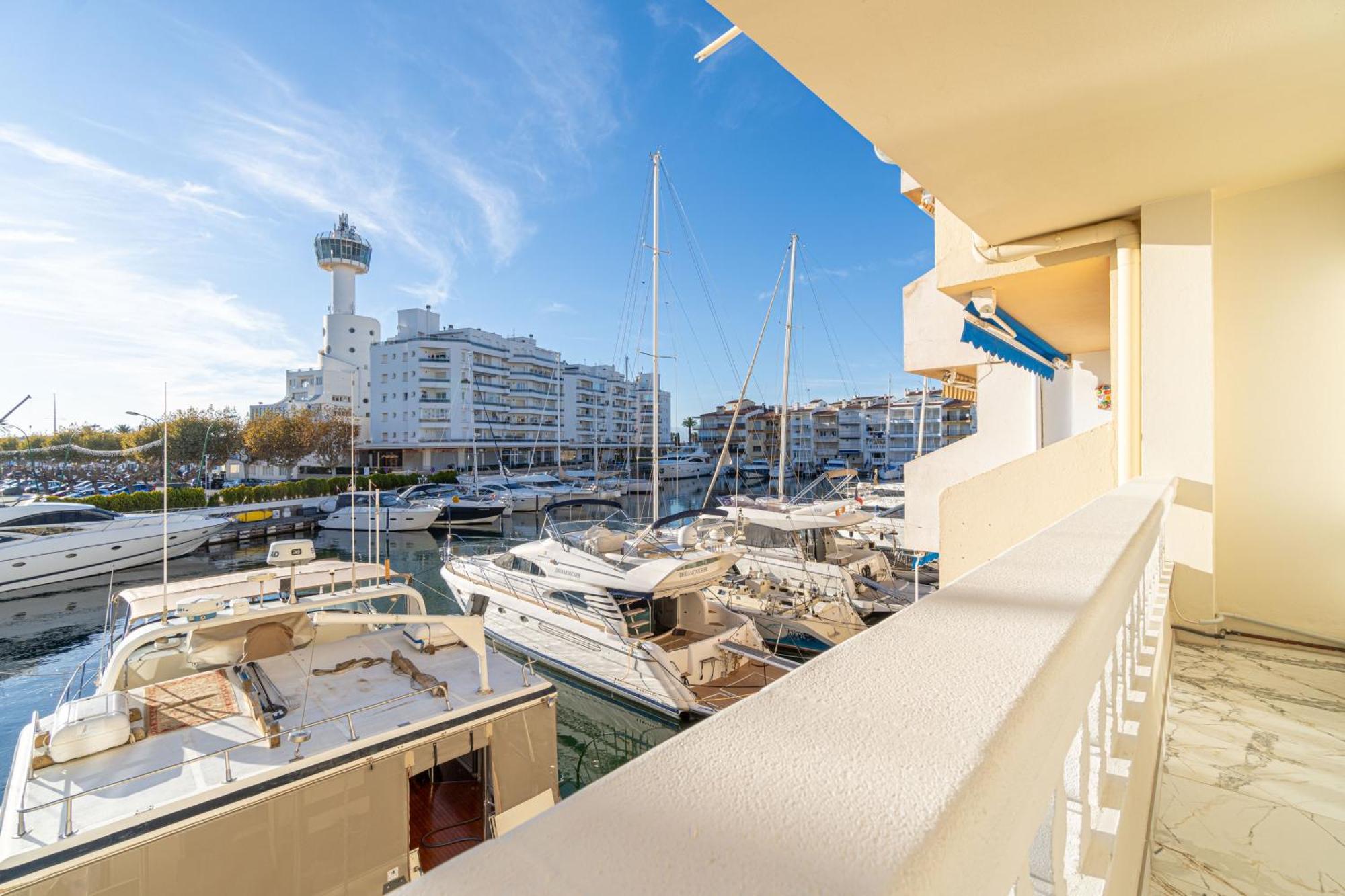 Moderno Apartamento Frente Al Canal Con Terrazas Apartment Empuriabrava Exterior photo